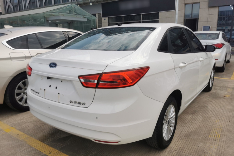 福特 福睿斯 2017款 1.5L 自动舒适型车身外观7