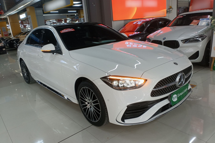 奔驰C级 2023款 改款二 C 260 L 运动版车身外观3