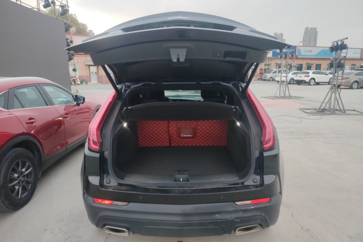 凯迪拉克XT4 2020款 改款 28T 两驱技术型机舱底盘23