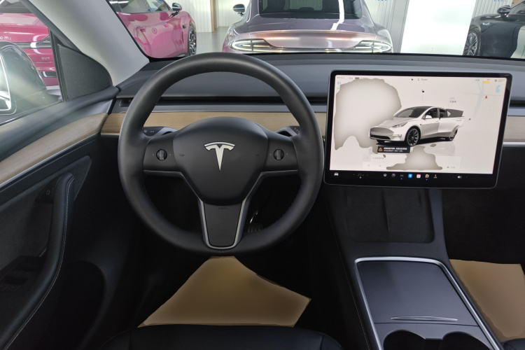 特斯拉 Model Y 2022款 改款 长续航全轮驱动版中控内饰13