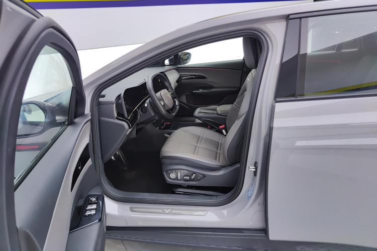 红旗EH7 2024款 690 Pro中控内饰19