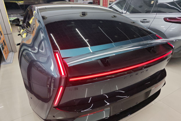 小鹏P7 2025款 702 长续航 Ultra车身外观4