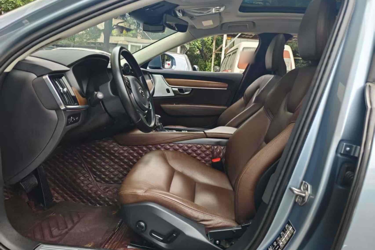 沃尔沃S90 2020款 T5 智逸豪华版中控内饰7001