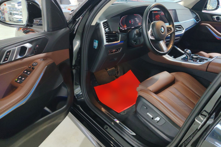 宝马X5(进口) 2021款 xDrive30i M运动套装中控内饰20