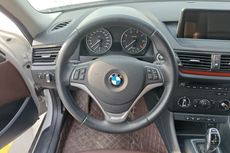 宝马X1 2015款 sDrive18i 时尚晋级版局部细节13