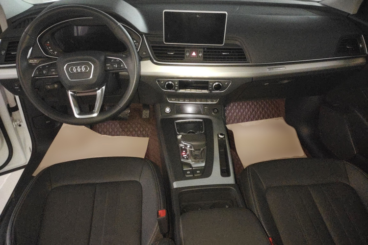 奥迪Q5L 2020款 改款 40 TFSI 荣享时尚型中控内饰12