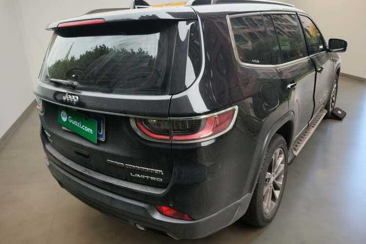 Jeep 大指挥官 2018款 2.0T 四驱尊享导航版 国V车身外观7
