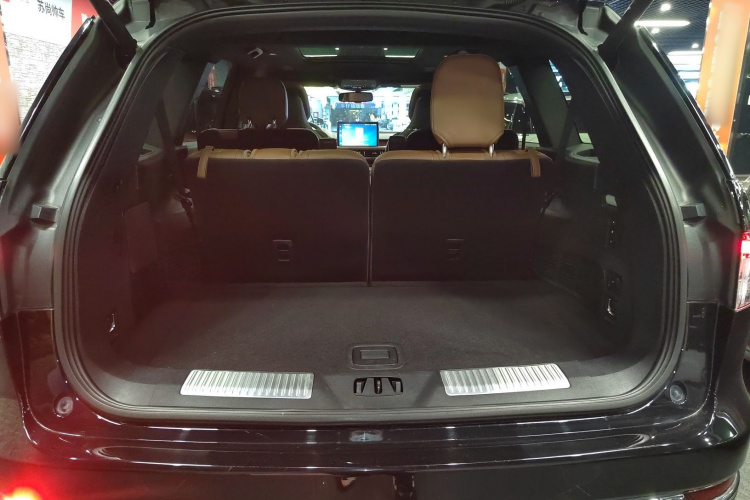 林肯 飞行家 2021款 3.0T V6 四驱行政版机舱底盘23