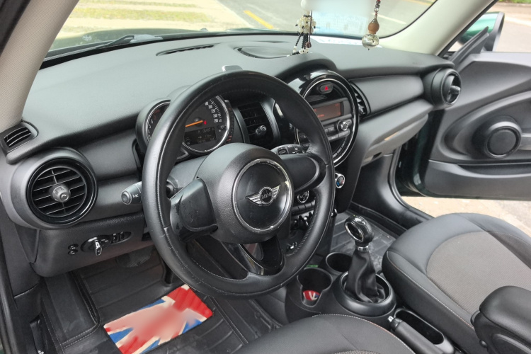 MINI 2014款 1.2T ONE局部细节13