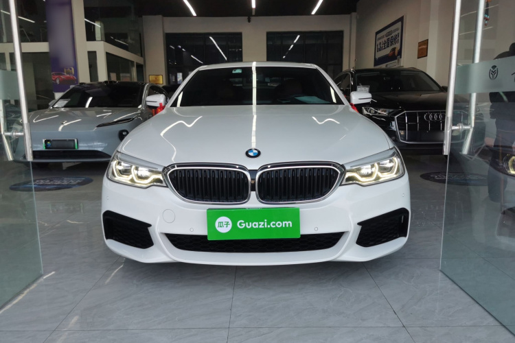 宝马5系 2020款 530Li 领先型 M运动套装车身外观2
