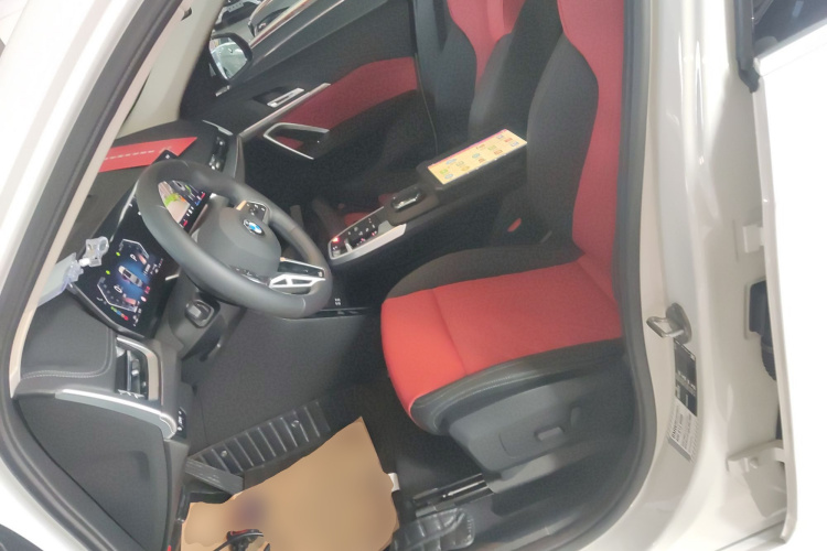 宝马X1 2023款 sDrive25Li M运动套装中控内饰19