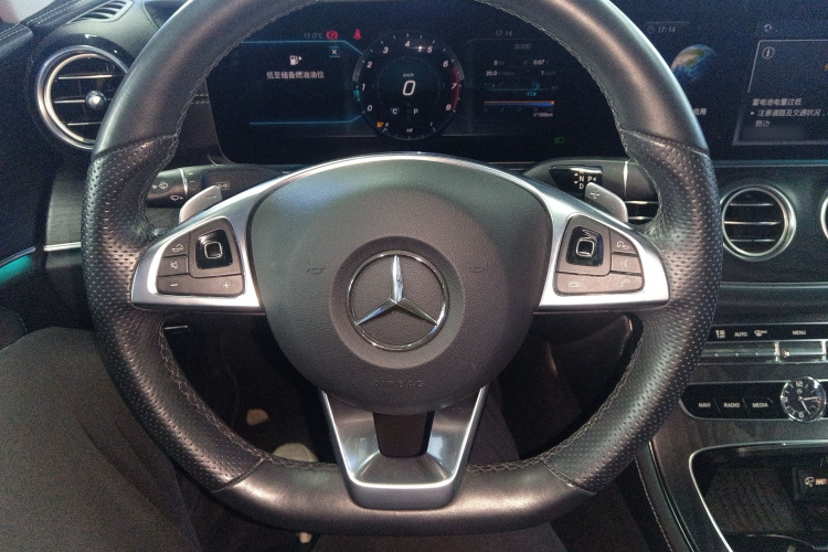 奔驰E级 2018款 E 300 L 运动豪华型局部细节13