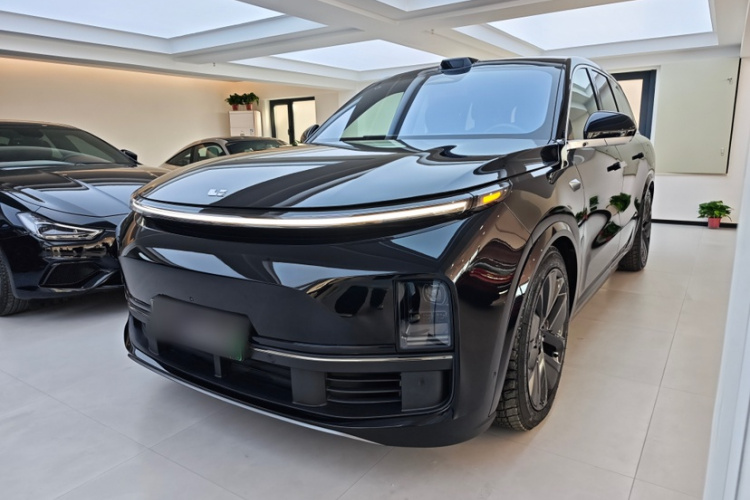 理想汽车 理想L8 2024款 Ultra车身外观1