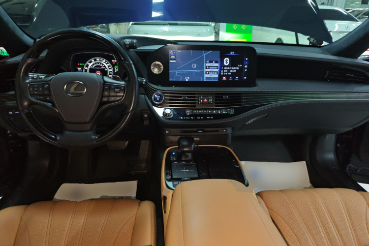 雷克萨斯LS 2021款 500h 豪华版中控内饰12