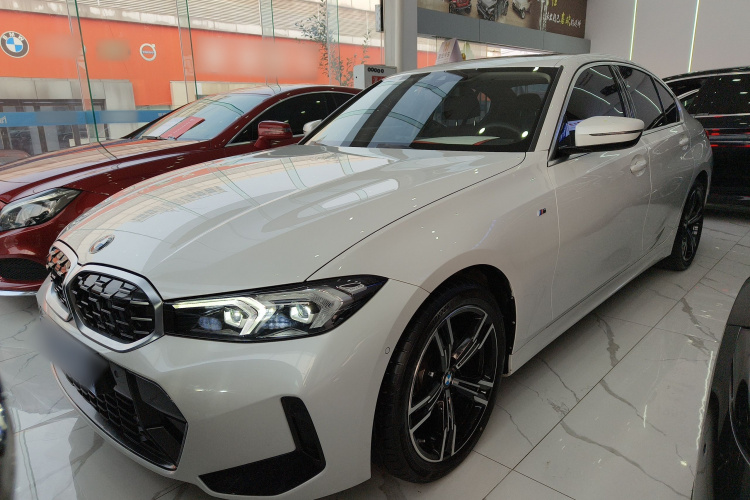 宝马3系 2023款 325i M运动套装车身外观1