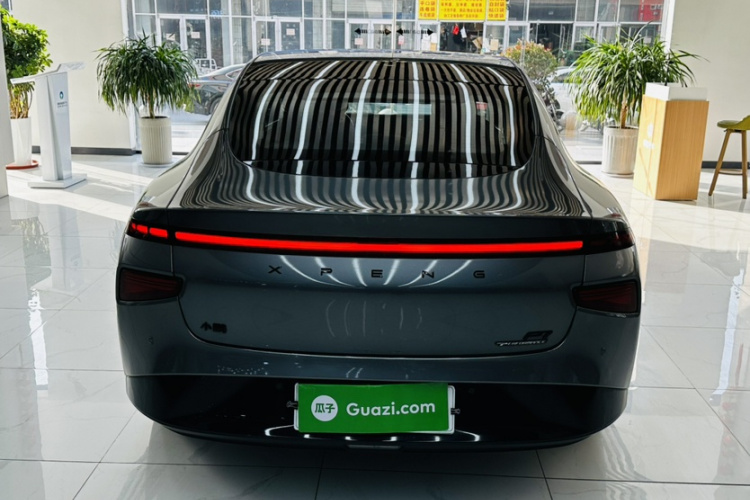 小鹏P7 2020款 562E性能版车身外观6006