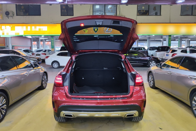 奔驰GLA 2019款 GLA 200 时尚型机舱底盘23