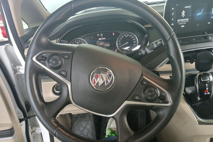 别克GL8 2023款 改款 陆上公务舱 豪华型中控内饰13