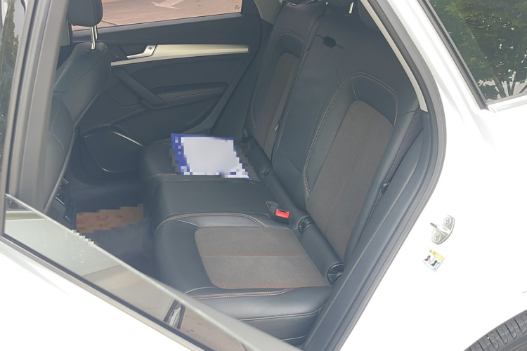 奥迪Q5L 2020款 改款 40 TFSI 荣享进取型中控内饰7001