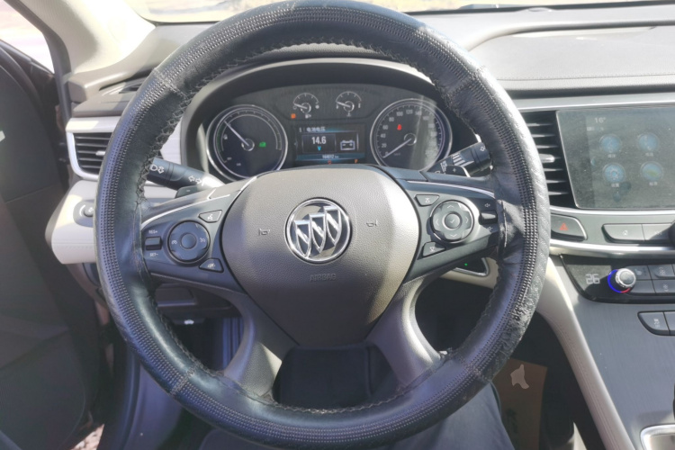 别克 君越 2018款 30H 精英型中控内饰13