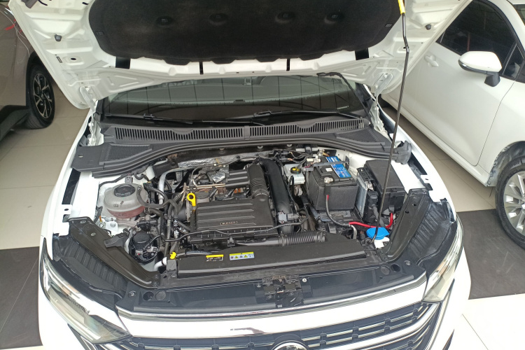 大众 速腾 2023款 200TSI DSG超越版机舱底盘24