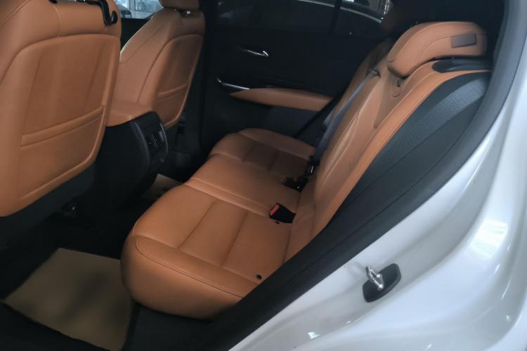 凯迪拉克XT4 2018款 28T 四驱铂金版中控内饰7001