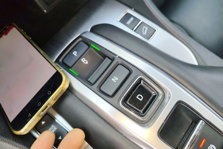 本田 冠道 2020款 370TURBO 四驱尊享版局部细节18