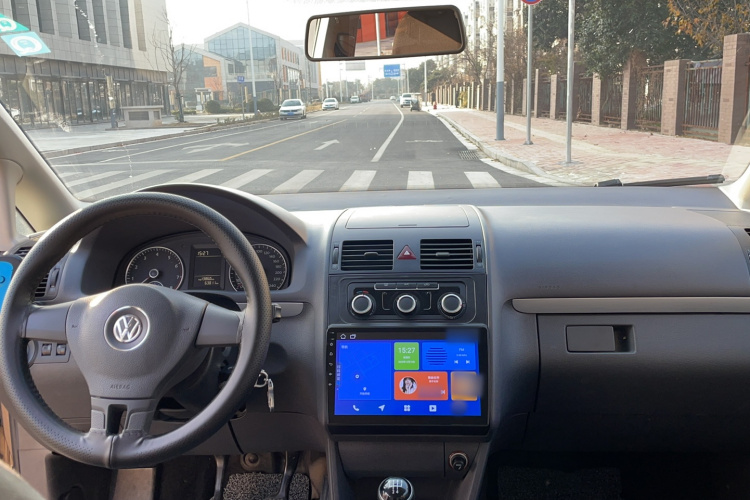 大众 途安 2015款 1.4T 手动风尚版5座中控内饰7003