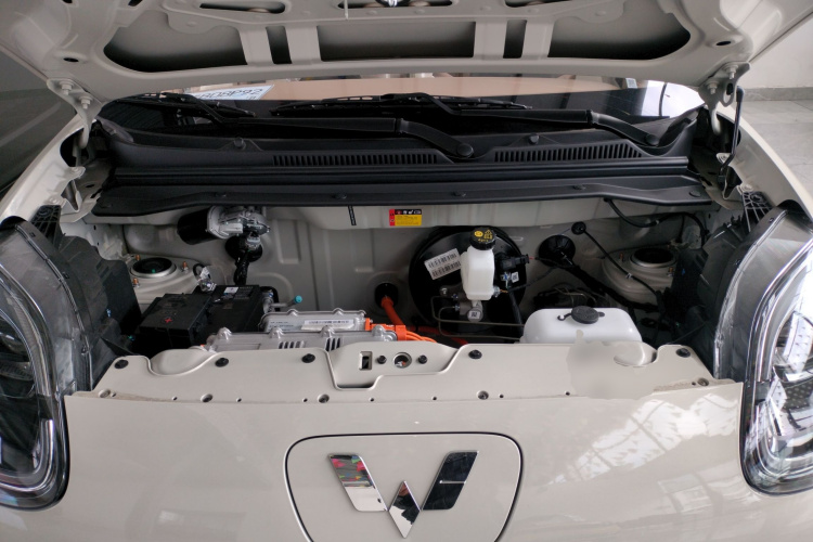 五菱汽车 宏光MINIEV 2025款 四门版 进阶款机舱底盘24