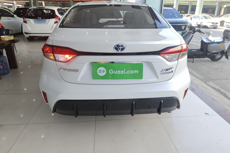 丰田 雷凌 2023款 智能电混双擎 1.8L 运动版车身外观6