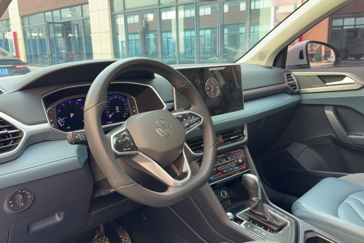 大众 途岳 2023款 300TSI 两驱满月版中控内饰7002