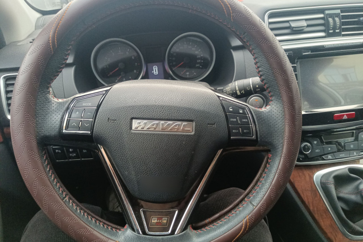 哈弗H6 2015款 改款 运动版 1.5T 手动两驱精英型中控内饰13