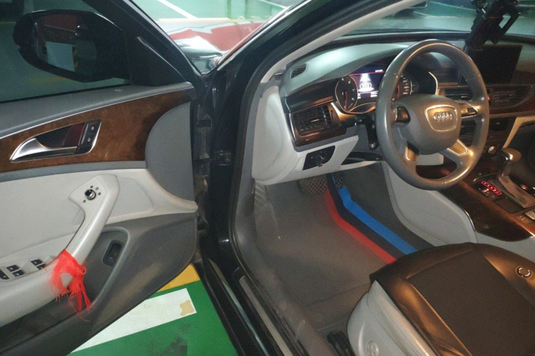 奥迪A6L 2012款 30 FSI 舒适型中控内饰7003