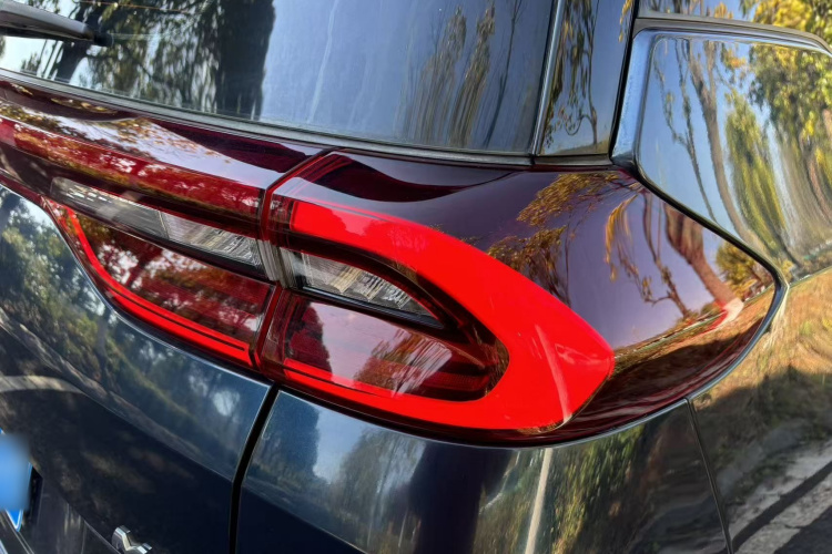 广汽传祺 传祺M6 2021款 270T DCT尊荣版（七座）车身外观6008