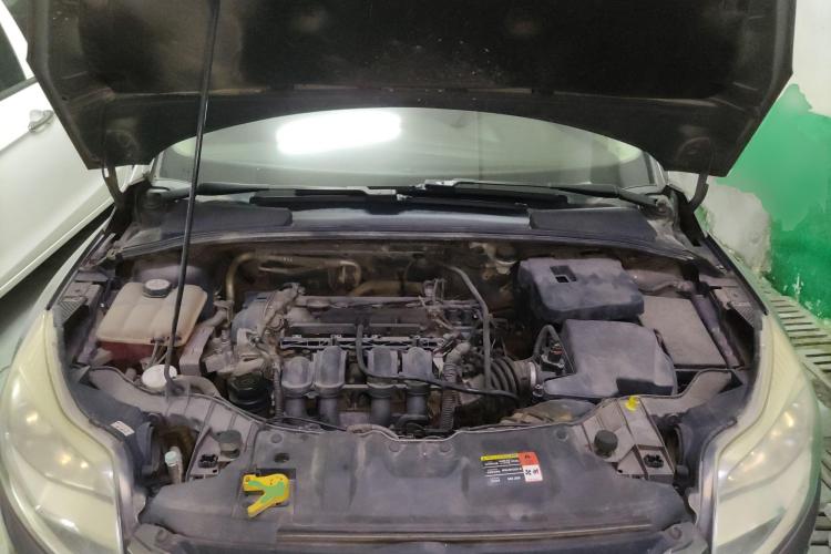 福特 福克斯 2012款 三厢 1.6L 自动风尚型机舱底盘24