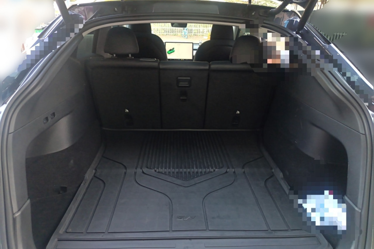 特斯拉 Model Y 2022款 后轮驱动版中控内饰23