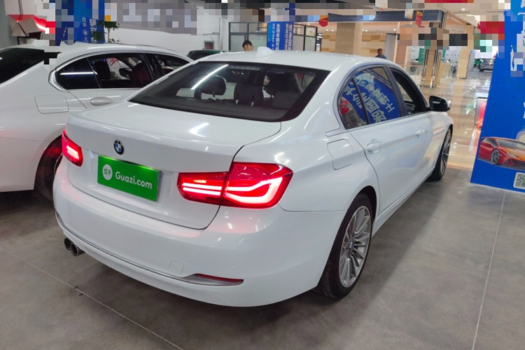 宝马3系 2019款 320Li 时尚型车身外观7