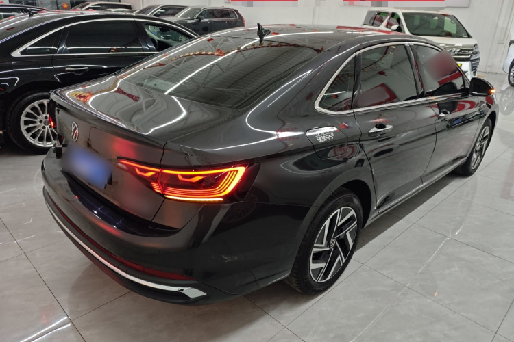 大众 速腾 2025款 改款三 300TSI DSG超越版车身外观7