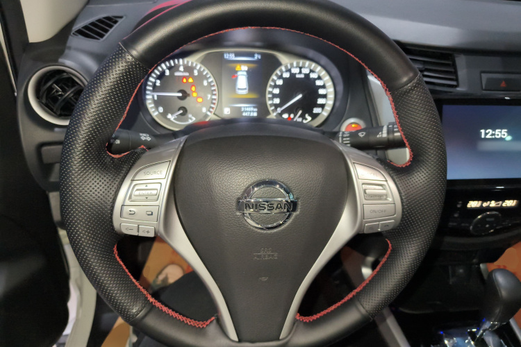 日产 途达 2020款 2.5L XL Upper 自动两驱豪华版中控内饰13
