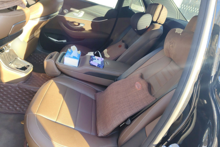 奔驰E级 2021款 E 300 L 运动尊贵型中控内饰21