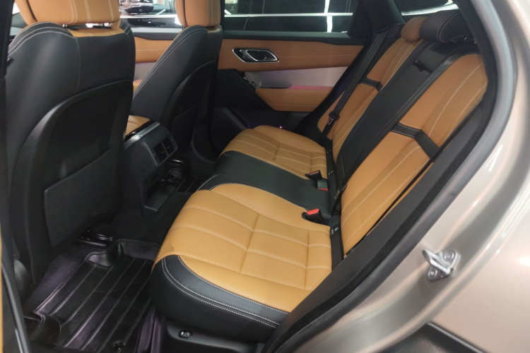 路虎 揽胜星脉 2023款 250PS 熠黑珍藏版中控内饰21