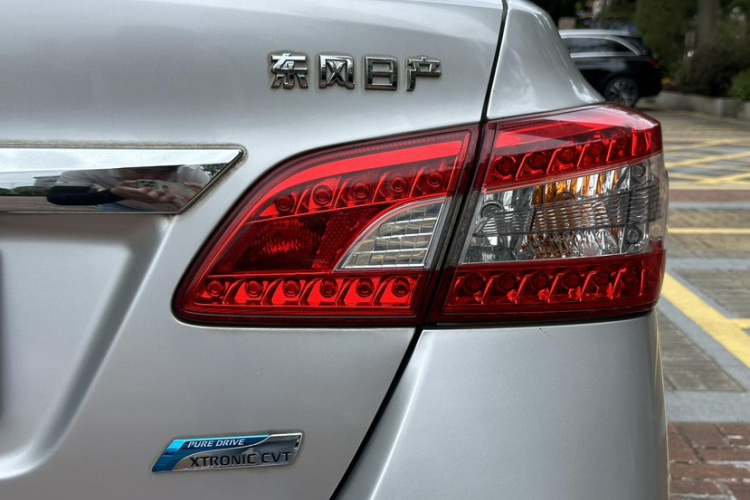 日产 轩逸 2012款 1.6XL CVT豪华版局部细节9006