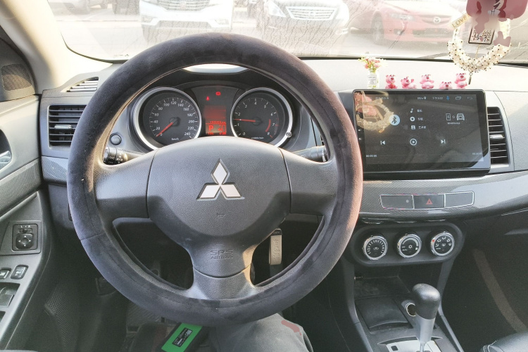 三菱 翼神 2013款 时尚版 1.8L CVT舒适型中控内饰13