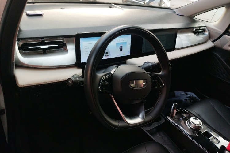 吉利几何E萤火虫 2022款 401KM 霹雳虎 4座中控内饰12