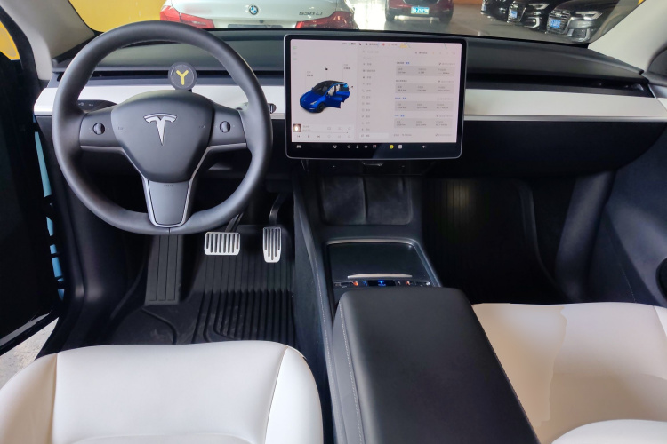 特斯拉 Model Y 2021款 长续航全轮驱动版中控内饰12