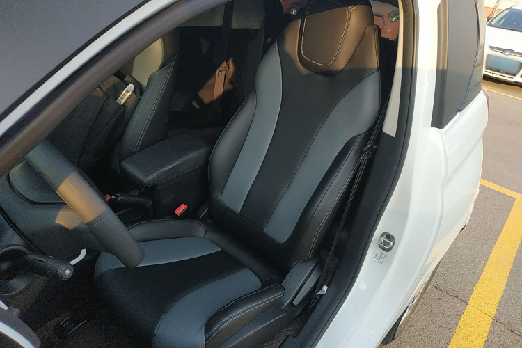 荣威 科莱威CLEVER 2022款 311km元气啵啵版中控内饰19