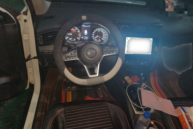 日产 奇骏 2019款 2.0L CVT智联舒适版 2WD中控内饰13