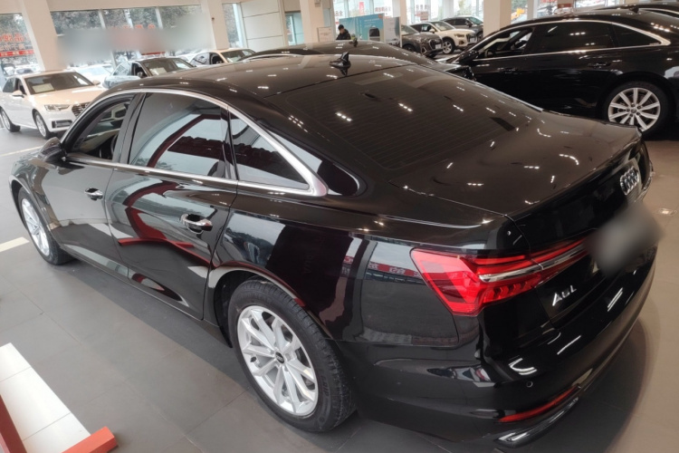 奥迪A6L 2022款 40 TFSI 豪华致雅型车身外观6003