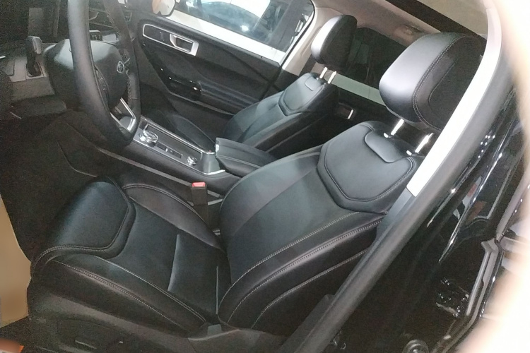 福特 探险者 2025款 2.3T EcoBoost 四驱穿越版 5座局部细节19