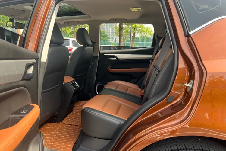 吉利汽车 远景X6 2020款 1.4T CVT尊贵型中控内饰7002